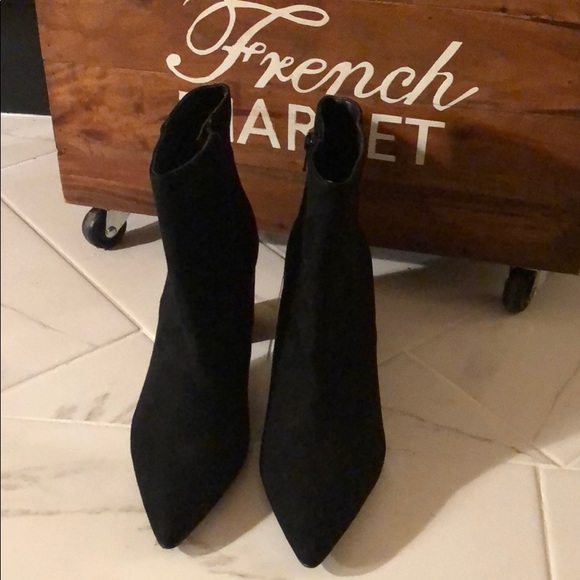 STEVE MADDEN POINTED TOE BLOCK HEEL ANKLE BOOTS - Picture 2 of 2